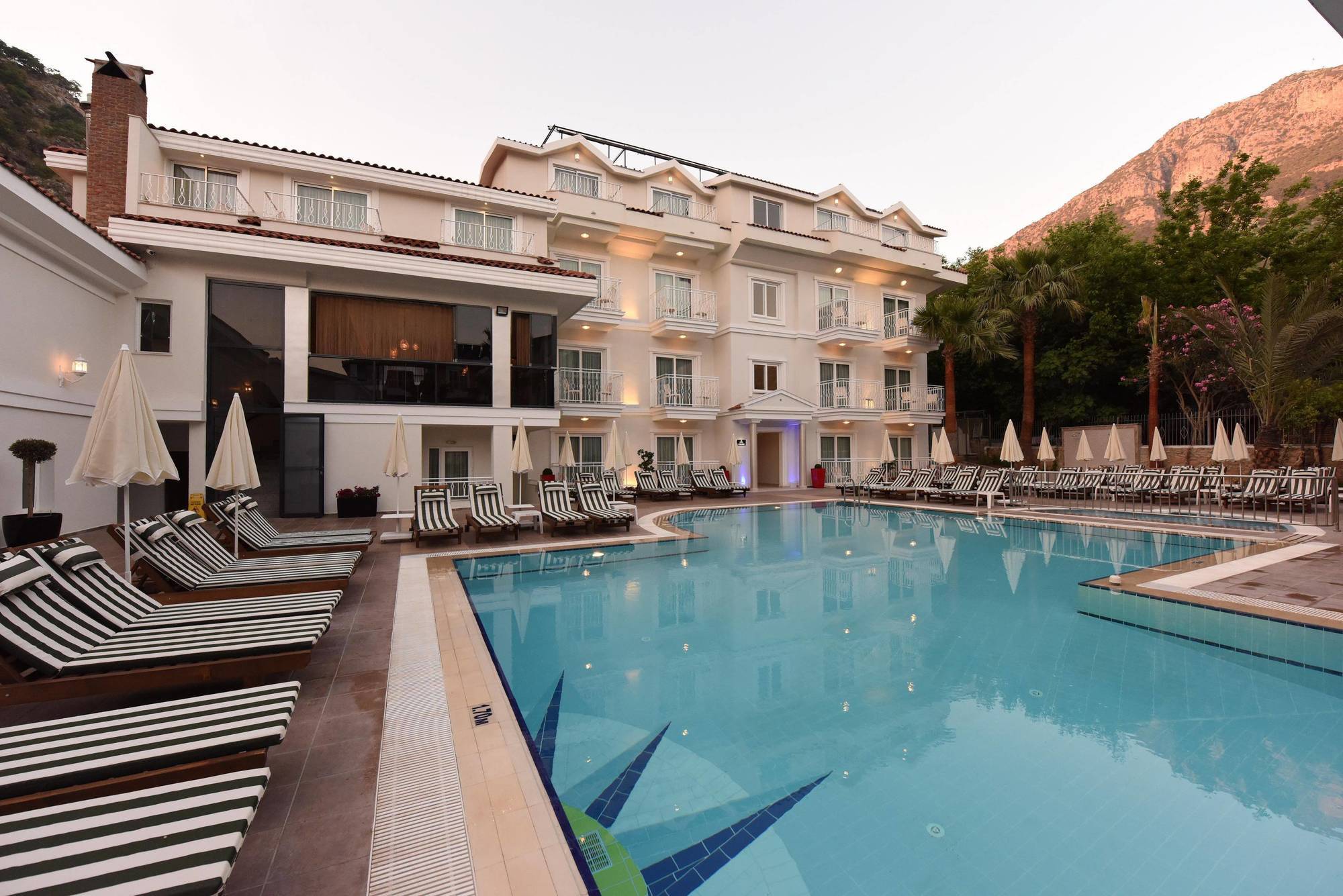 Montebello Deluxe Hotel Ölüdeniz Exterior foto